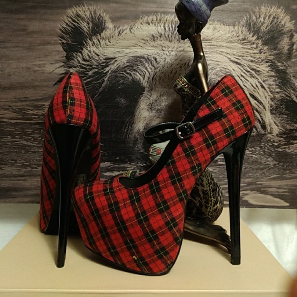 🆕HIGH HEELS... RED/BLACK